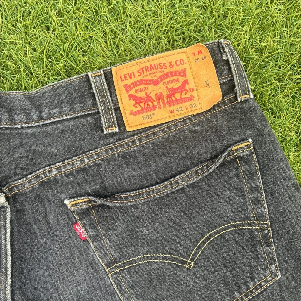 Levis 501 Original Fit Jeans Mens 38x28 Faded Black Straight Leg Classic Work